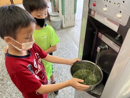 113.06.06一忠食農課-涼拌珊瑚菜:IMG_9673