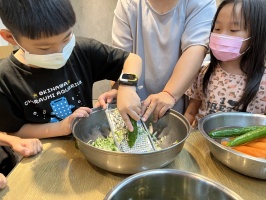 113.06.06一忠食農課-涼拌珊瑚菜:IMG_9679