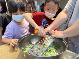 113.06.06一忠食農課-涼拌珊瑚菜:IMG_9682