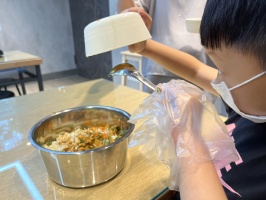 113.06.06一忠食農課-涼拌珊瑚菜:IMG_9753