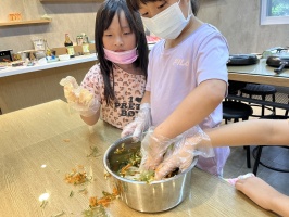 113.06.06一忠食農課-涼拌珊瑚菜:IMG_9754