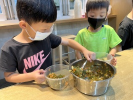 113.06.06一忠食農課-涼拌珊瑚菜:IMG_9760