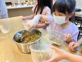 113.06.06一忠食農課-涼拌珊瑚菜:IMG_9761