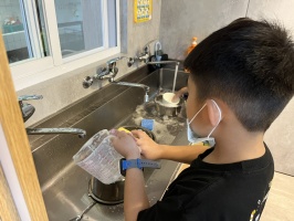 113.06.06一忠食農課-涼拌珊瑚菜:IMG_9782