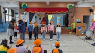 114.03.11班級閱冠王_希望閱讀70點獎勵品頒獎:LINE_ALBUM_29250311班級閱冠王_250311_13
