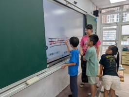 114.05.20二忠Give me 10英語活動:PXL_20250520_021448883